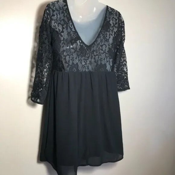 FOREVER 21 WOMEN'S BLACK LINED LACE V-BACK 3/4 SLEEVE DRESS SIZE SMALL-EUC - Picture 4 of 10